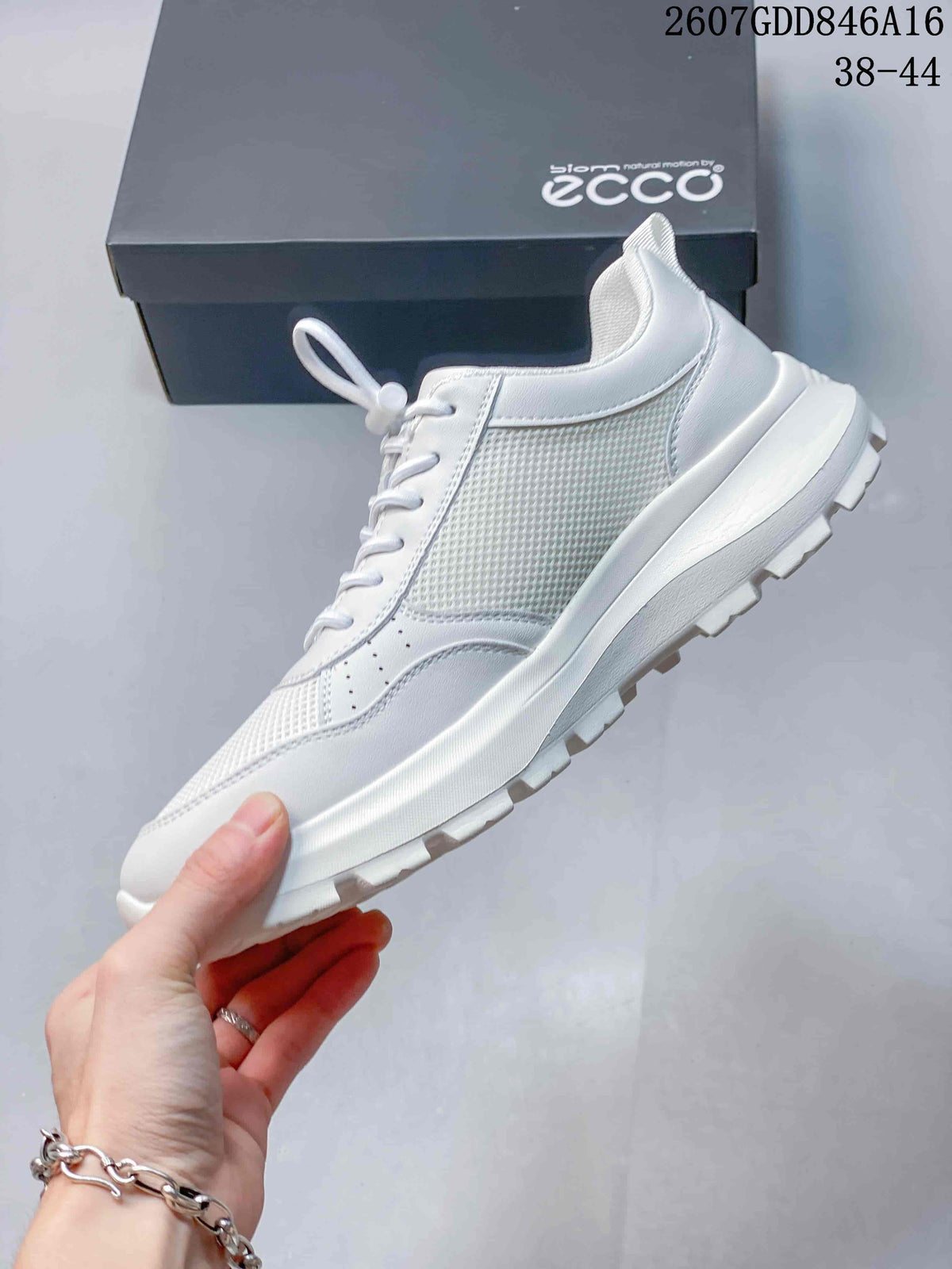 Side profile of a white ECCO sneaker with mesh-look panels, smooth overlays and a chunky treaded sole.
