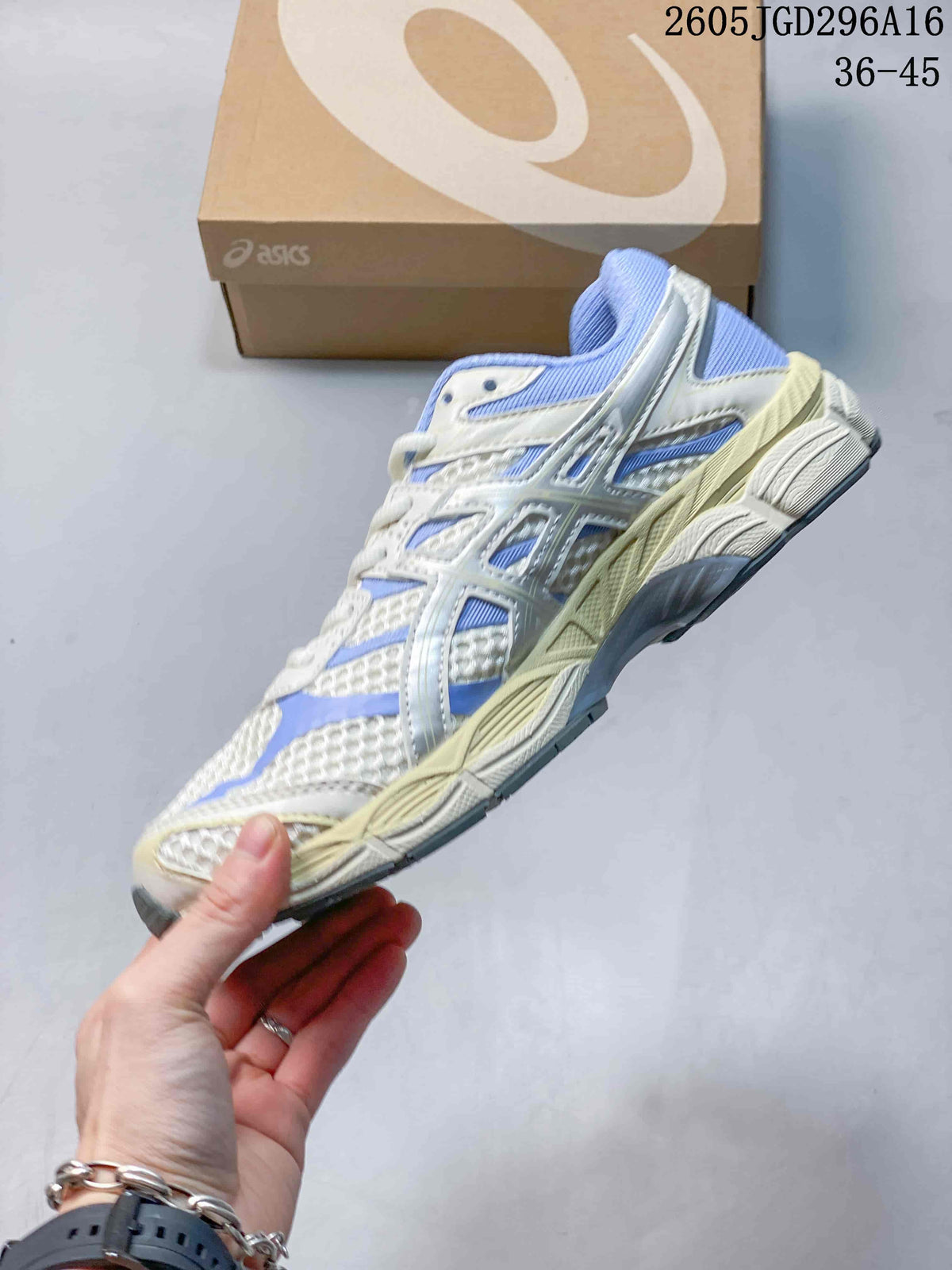 Side view of the cream and light blue sneaker showing mesh panels and layered overlays; image text advertises sizes 36–45.