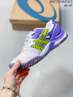 Side view of the white and purple tennis shoe with yellow ASICS side detailing and a textured outsole; image text shows style code 2607JYD1647A17 and size range 40–45.