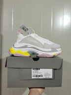 Balenciaga Triple S sneaker displayed on its box, with the box label showing style code 7541 and size C 39.