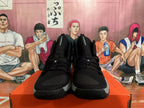 Front view of black Nike Hyperdunk basketball shoes with lace-up fastening