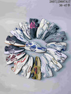 Group view showing multiple Nike V5 RNR color variations arranged together; overlay text shows style code 2607JJD687A17 and size range 36–47.
