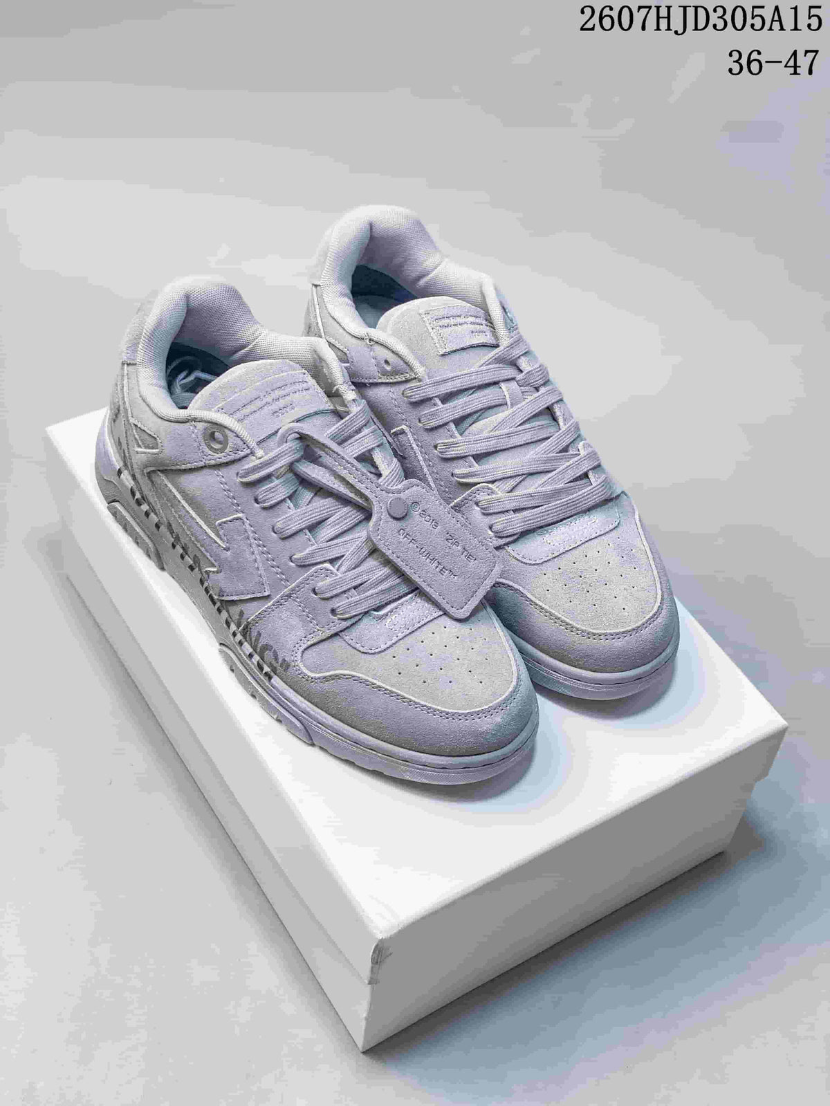 Pair of gray low-top lace-up sneakers displayed on a white shoebox; image text shows style 2607HJD305A15 and size range 36–47.