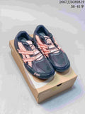 Pair of black ASICS Hypersync sneakers with pink detailing displayed on a shoebox; overlay shows 2607JJD389A19 and sizes 36–41.5.
