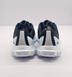 Rear view of the pair with Alo branding and RUNNER text on the heels.