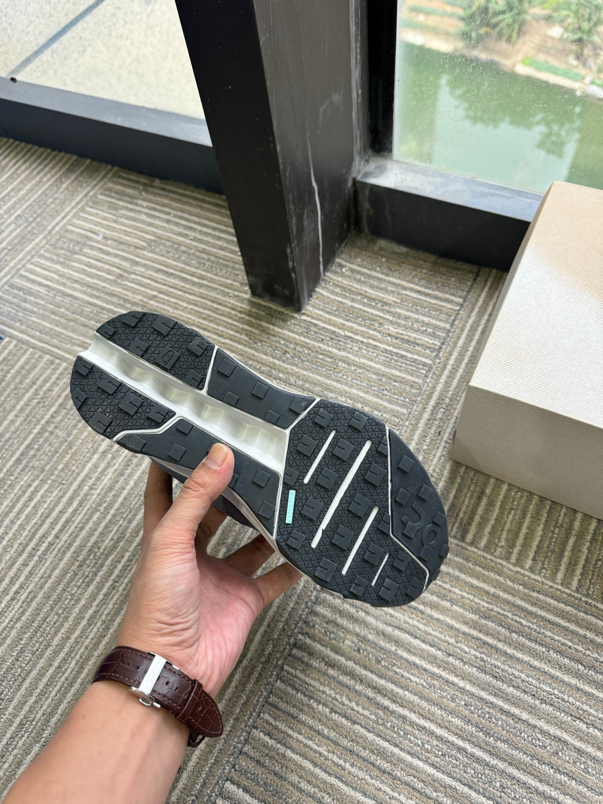 On Cloudhorizon AP-12 Sneakers in Gray and Blue