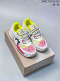 Pair of white On THE ROGER Pro 2 sneakers with pink and neon yellow accents displayed on a shoebox; source size range 36–46 and code 2607JGD212A22 are visible.