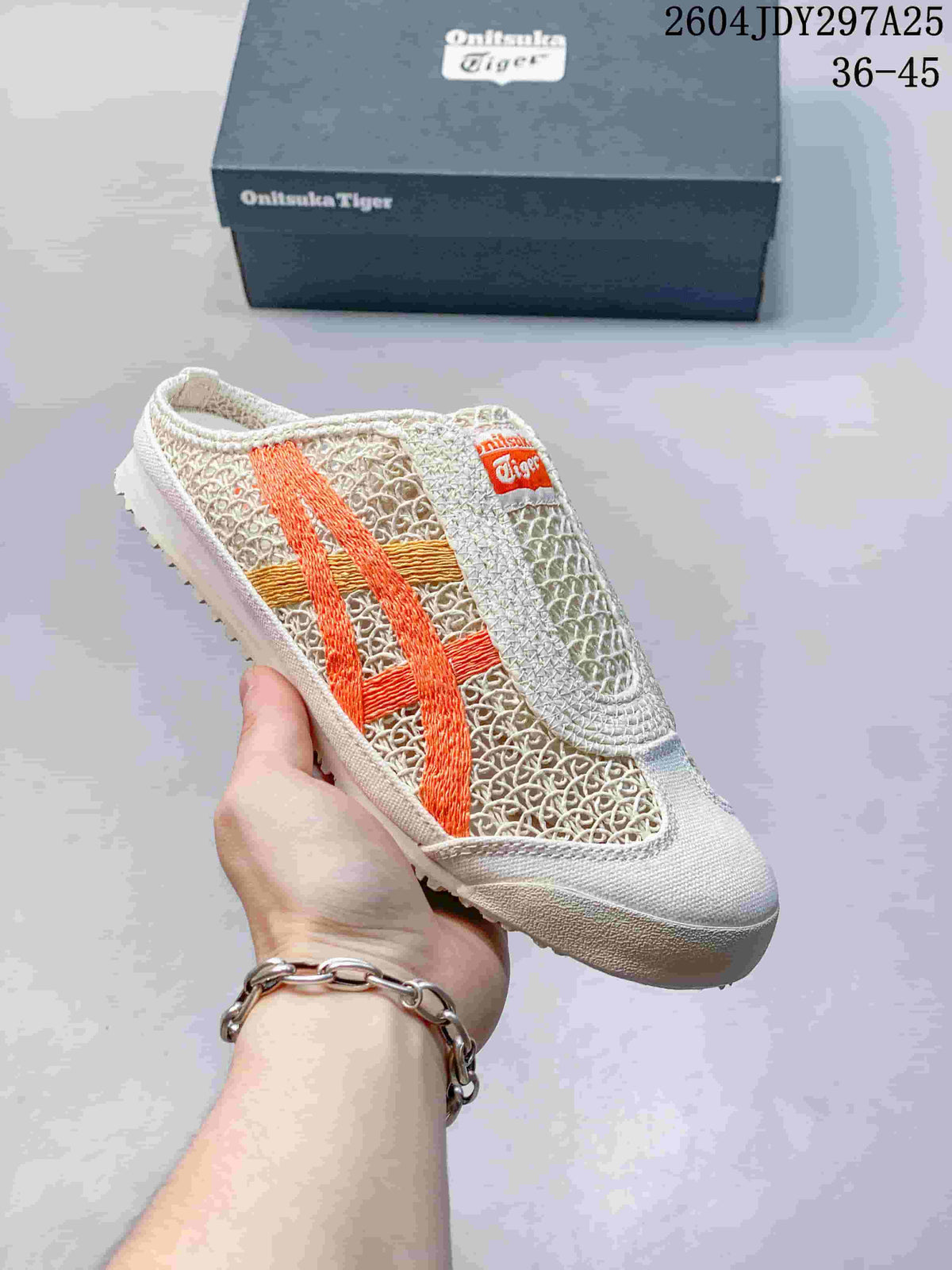 Cream Onitsuka Tiger Mexico 66 Sabot sneaker with orange side stripes, shown with its box; the image shows style code 2604JDY297A25 and size range 36–45.