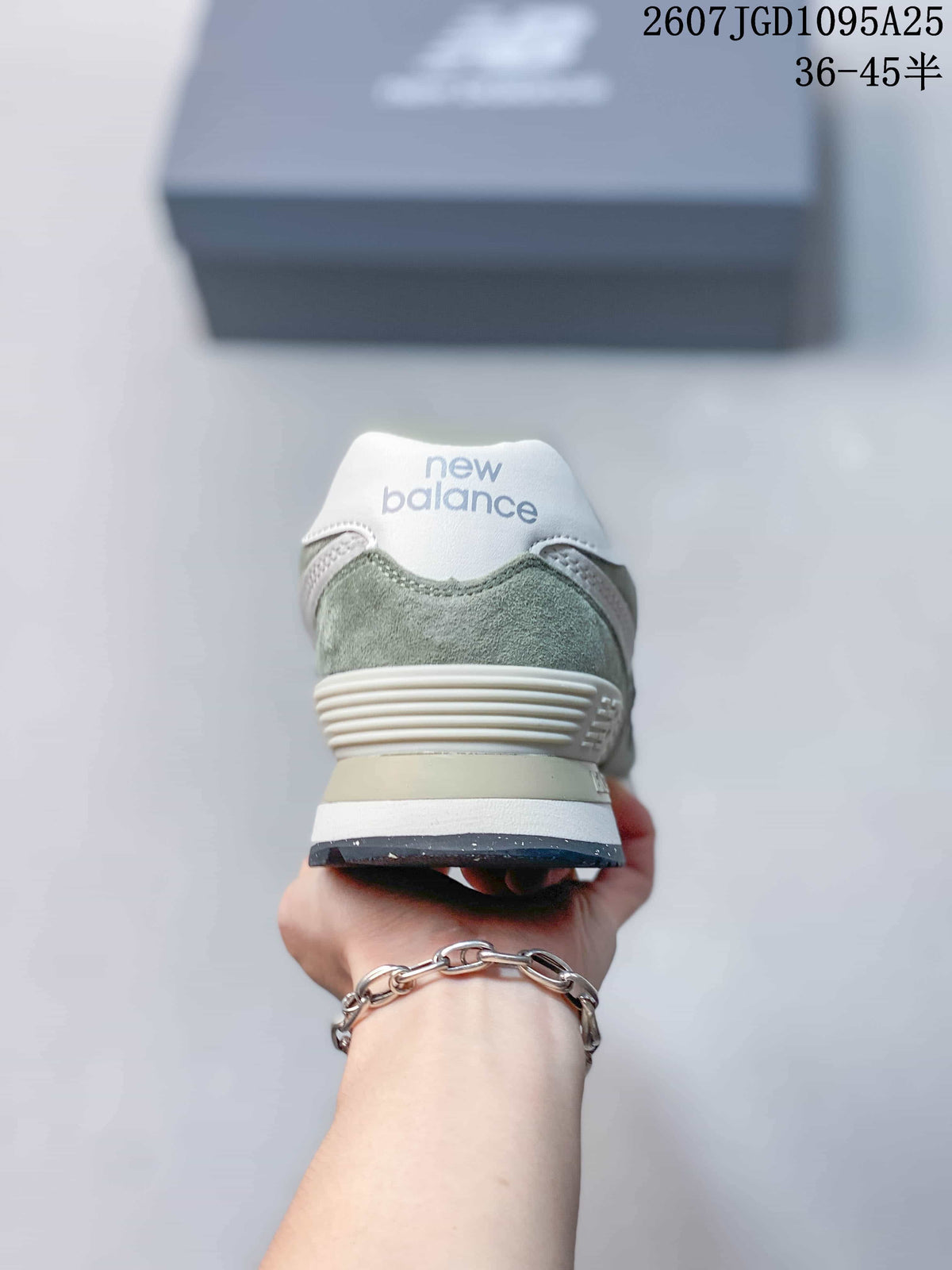 Rear view showing the padded heel, layered midsole and New Balance branding.