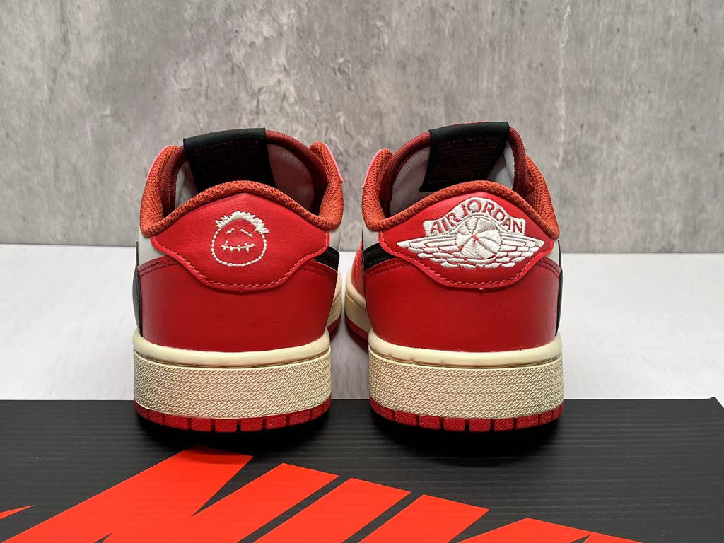 Jordan 1 Low Travis Scott Chicago Red Sneakers