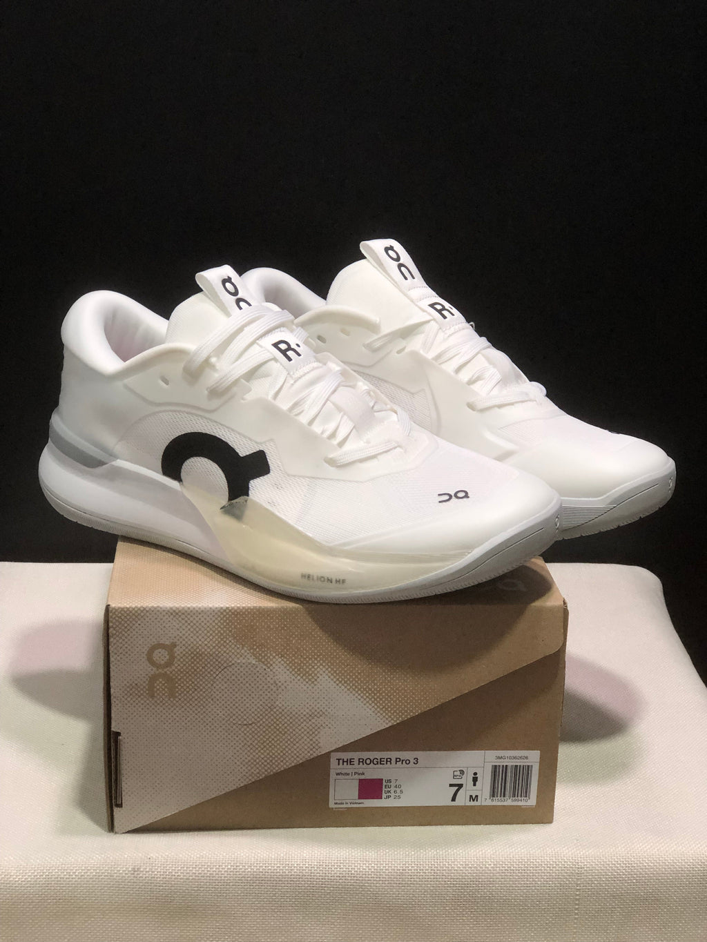 On The Roger Pro 3 Tennis Shoes, White/Pink