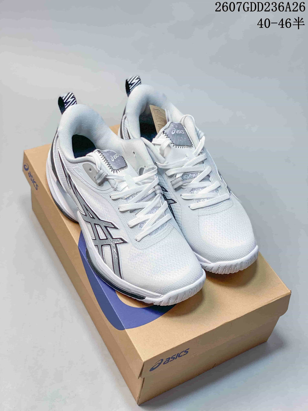 White ASICS Swiftace basketball shoes displayed on an ASICS shoebox, with the product code and size range shown above.