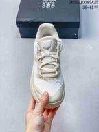 Top view of the lace-up shoe and padded tongue