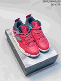Pair of pink, black, and white Jordan Air Jordan 4 Retro-style sneakers displayed on a shoebox; overlay text shows style code 2607JDY950A20 and size range 36–47.5.