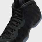 Nike Air Foamposite One - Black / Dark Smoke Grey