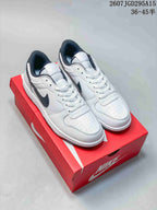 Pair of white and black Nike SB Dunk Low Pro sneakers displayed on a red shoebox; visible overlay reads style code 2607TGD295A15 and size range 36–45 half sizes.