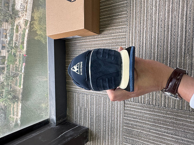 Le Coq Sportif AN-5 Navy and Cream Sneakers