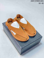 Tan cross-strap casual shoes on a branded box; image label shows style code 2607JYD601A01 and sizes 38–48.