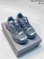 Pair of dark gray Kailas low-top hiking shoes displayed on a shoebox, with the source size range 40–45 shown above.