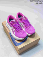 Pair of purple ASICS Magic Speed running shoes displayed on an ASICS shoe box; the image overlay shows style code 2607JGD675A15 and sizes 36–40.