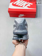 Rear view highlighting the column-shaped heel cushioning