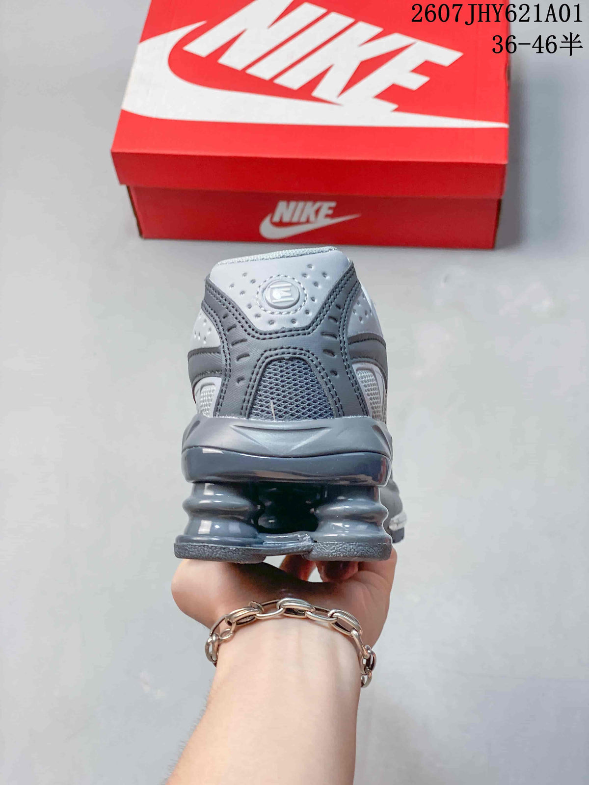 Rear view highlighting the column-shaped heel cushioning