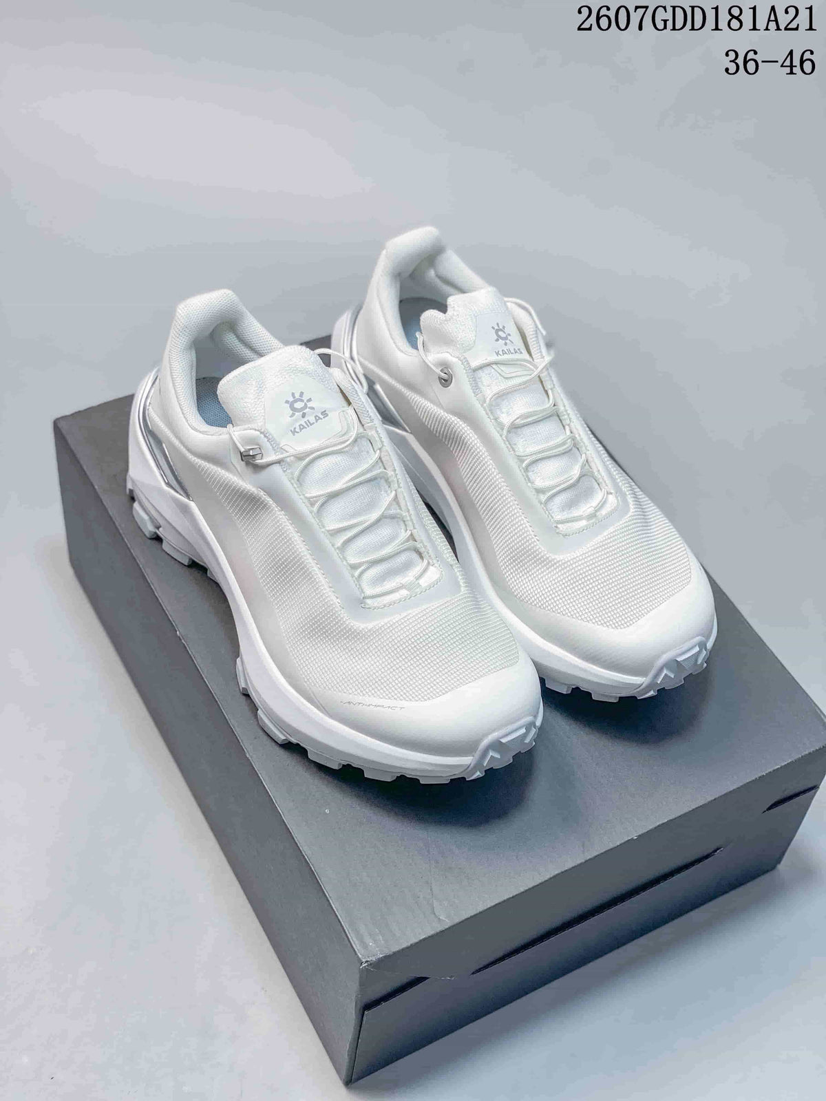 White KAILAS VENTO low-top trail running shoes displayed on a shoebox; overlay shows style code 2607GDD181A21 and sizes 36–46.