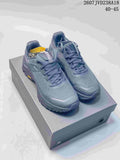 Pair of dark gray KAILAS low-top hiking shoes displayed on a shoebox; model code 2607JVD238A18 and size range 40–45 are visible.
