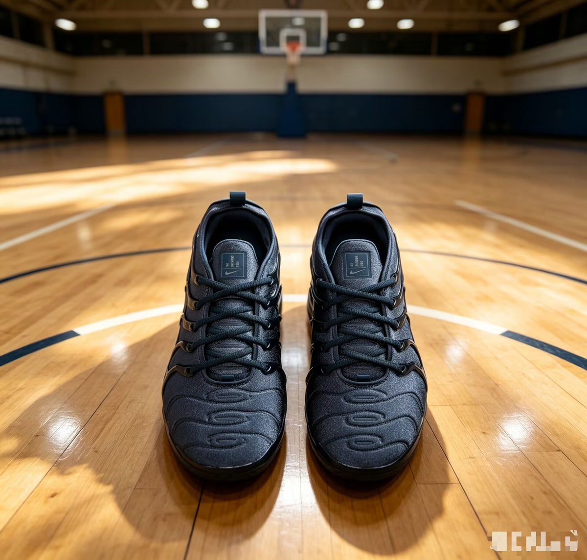 Nike Air VaporMax Plus Sneakers in Dark Navy