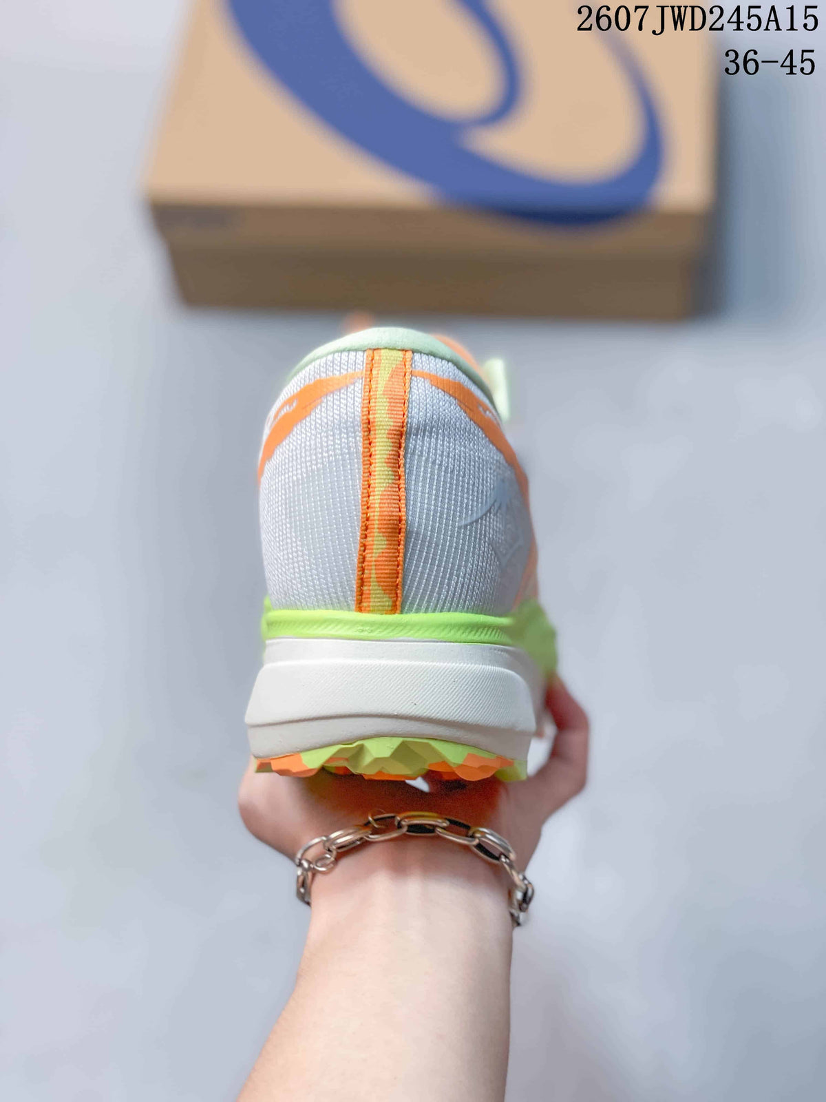 Rear view of the sneaker showing the gray-white heel, orange center strip and lime outsole edge; image text shows code 2607TWD245A15 and sizes 36–45.