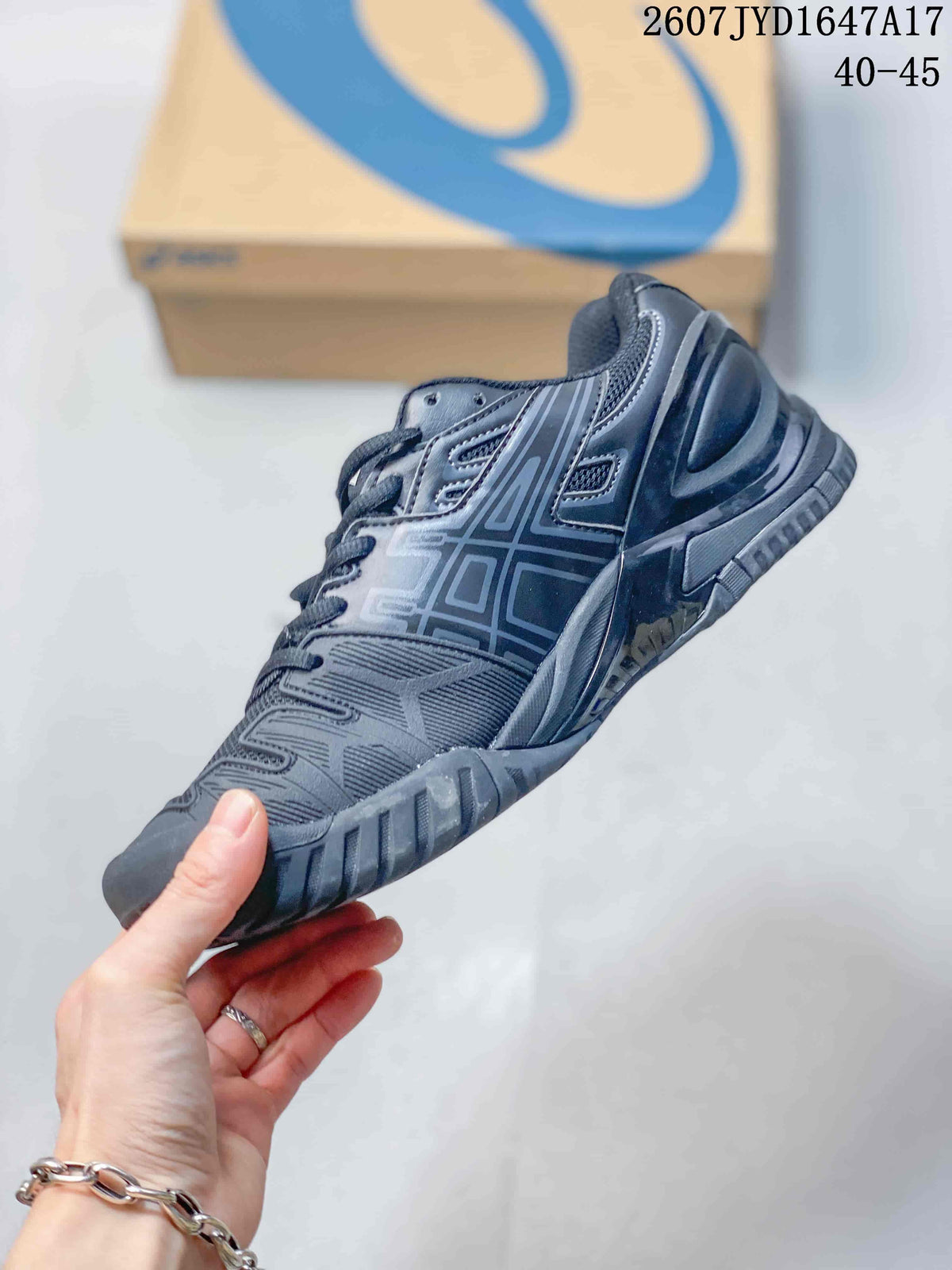 Side view of a dark black and gray ASICS GEL-Resolution 5 tennis shoe showing the logo panels, laces, and textured outsole; image text shows 2607JYD1647A17 and 40–45.