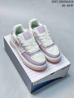 White and lavender MLB Chunky Liner MID sneakers displayed on a shoebox; visible overlay text includes style code 2607JDD294A24 and a 36–40 size range.
