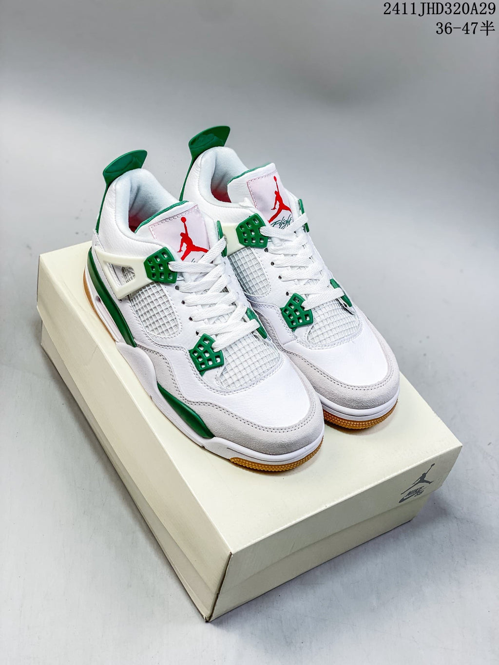 Pair of white and green Jordan Air Jordan 4 Retro OG sneakers displayed on a Jordan shoebox; source code and size range are visible at the top right.