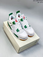 Pair of white and green Jordan Air Jordan 4 Retro OG sneakers displayed on a Jordan shoebox; source code and size range are visible at the top right.