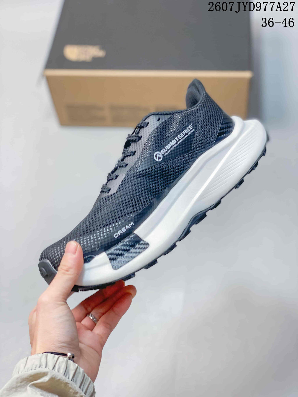 Side view showing the mesh upper, Summit Series branding, Vectiv detailing, and layered sole.
