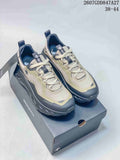 Pair of beige, navy and black DESCENTE low-top hiking sneakers displayed on a shoebox; overlay text shows 2607GDD847A27 and size range 38–44.