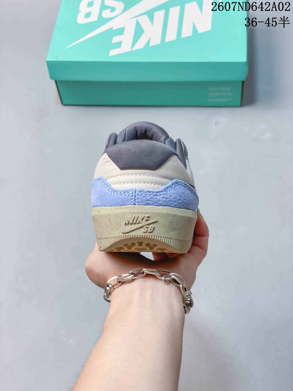 Rear view showing the heel panels and Nike SB branding