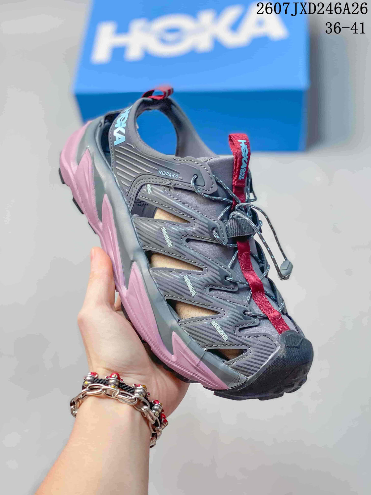 Angled side view showing the HOPARA marking, cutout upper and textured outsole.