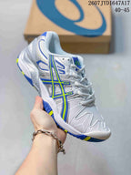 White ASICS GEL-Resolution 5 tennis shoe with blue and neon yellow accents; image text shows style code 2607JYD1647A17 and size range 40–45.