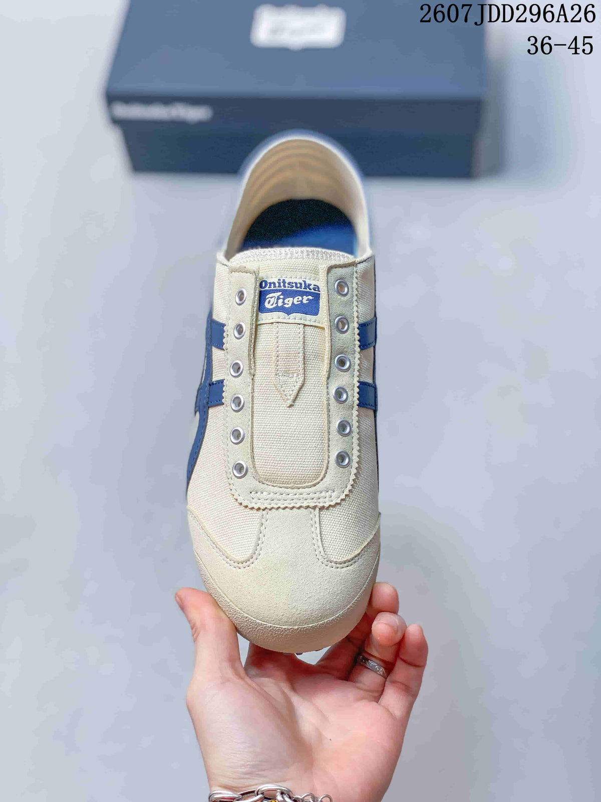 Top view of the cream sneaker with navy side stripes, metal eyelets and branded tongue label; image text shows model code 2607JDD296A26 and size range 36-45.