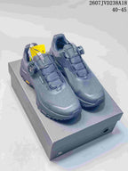 Pair of dark gray KAILAS low-top hiking shoes displayed on a box; model code 2607JVD238A18 and size range 40–45 are visible.